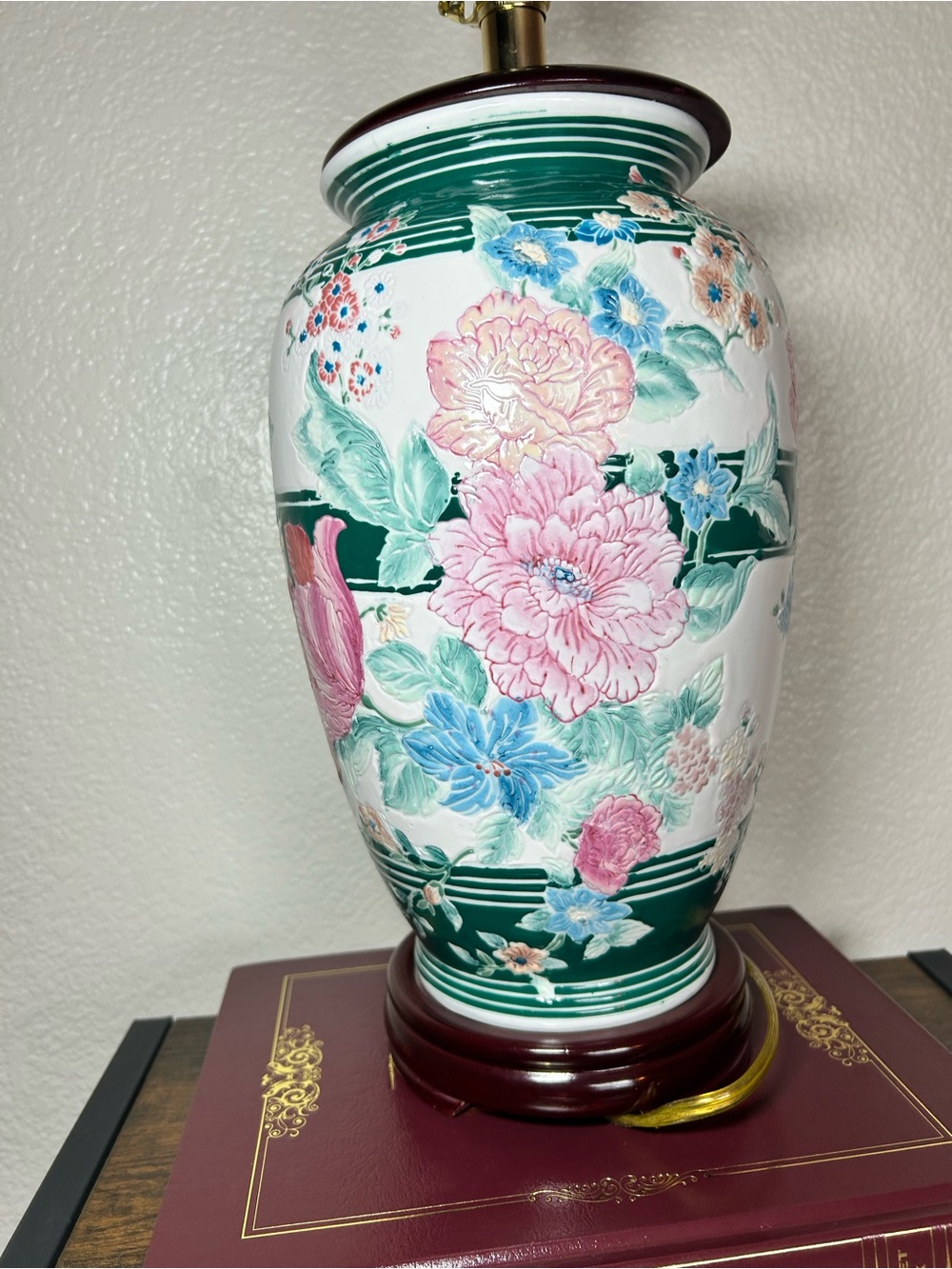 Antique Chinese Famille Rose Porcelain 18" Vase Lamp - Picture 6 of 7